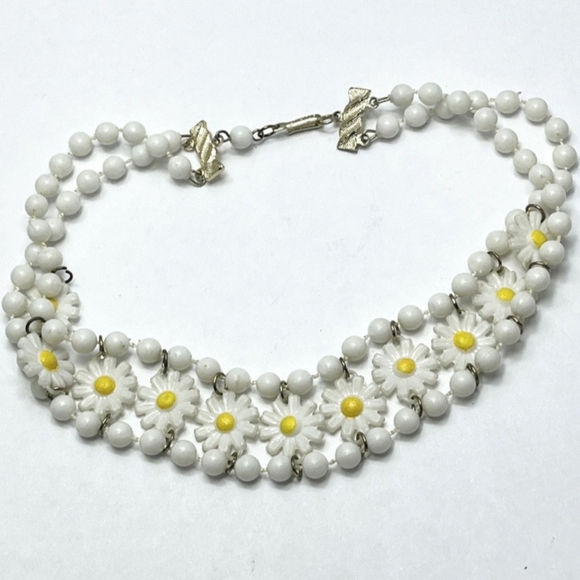 Vintage Jewelry - 🌼 Vintage Hong Kong flower choker necklace